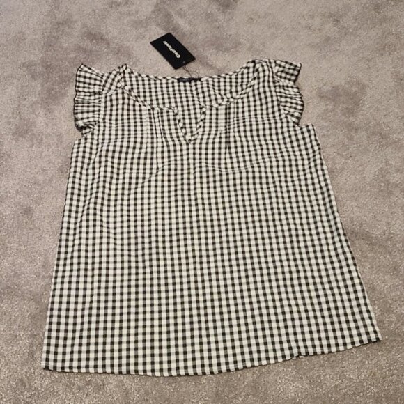 Tops - 😳BUY 1,GET 2 FREE😳 NWT checkerboard plaid shirt woth ruffle sleeves, v neck
